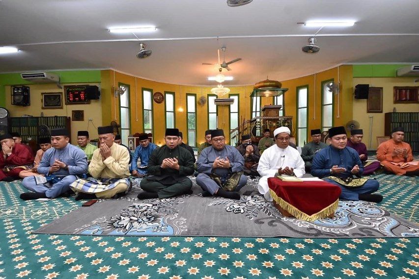 Majlis Pemantauan Bacaan Ayat-Ayat Suci Al-Quran Majlis Khatam Al-Quran 77 Kali Khatam Ahli-Ahli Mpk, Penuntut-Penuntut Sekolah Dan Institusiinstitusi Pengajian Tinggi Seluruh Negara Sempena Sambutan Perayaan