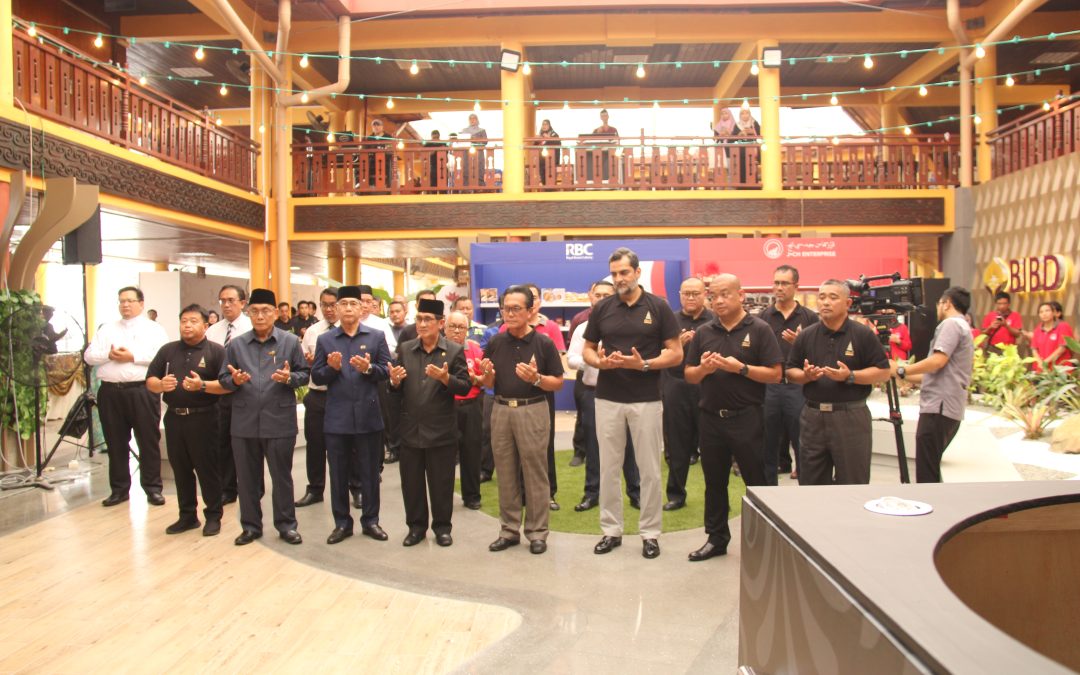 Majlis Pelancaran Produk Klasik Dan Premium Satu Kampong Satu Produk (1K1P)