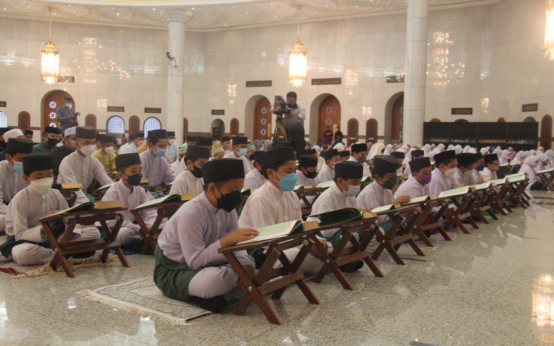 Majlis Pelancaran Memulakan Bacaan Ayat-Ayat Suci Al-Quran Majlis Khatam Al-Quran 76 Kali Khatam