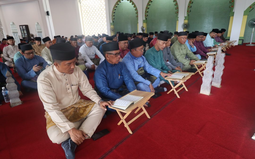 Majlis Membaca Surah Yaasin Dan Tahlil Bagi Al-Marhum Sultan Haji Omar ‘Ali Saifuddien Sa’adul Khairi Waddien , Al-Marhumah Duli Raja Isteri Pengiran Anak Damit Dan Al-Marhum Duli Yang Teramat Mulia Paduka Seri Pengiran Muda Haji `Abdul `Azim