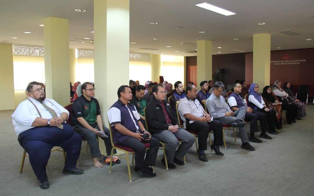 Pegawai Dan Kakitangan Khedn Menghadiri Taklimat Berkaitan Dengan Keselamatan Dokumen Dan File